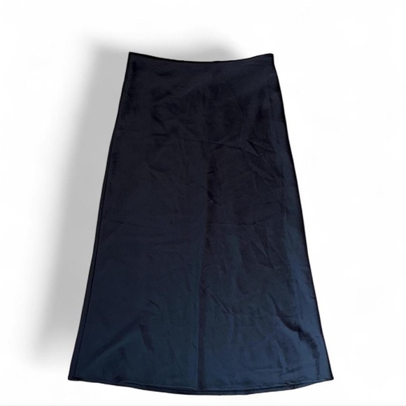 Elegant Black Women's Skirt - Picture 4 of 4